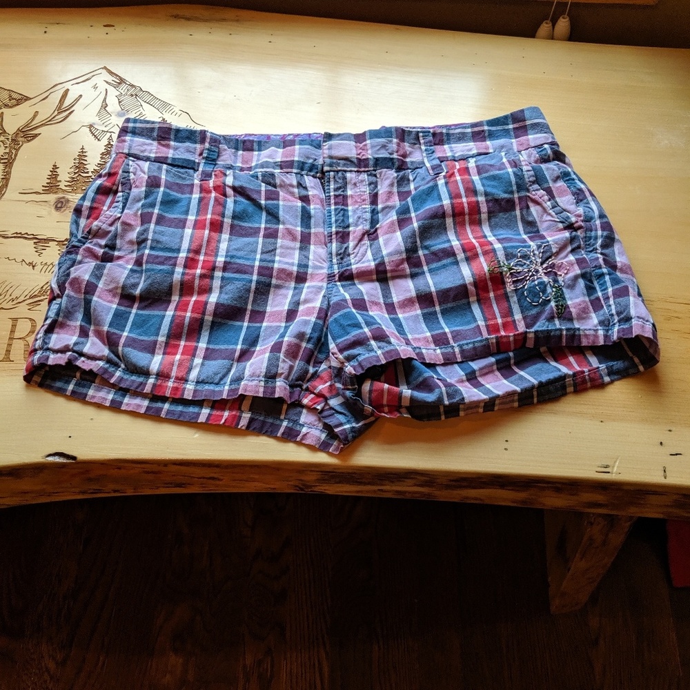 Old Navy Plaid Shorts. Size 6